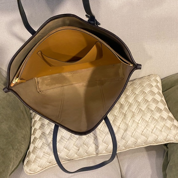 Beautiful Tori Burch Bag -Excellent condition - Picture 3 of 3